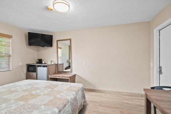 Tamiami Motel image 13