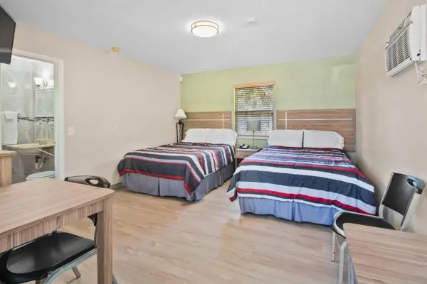 Tamiami Motel 5